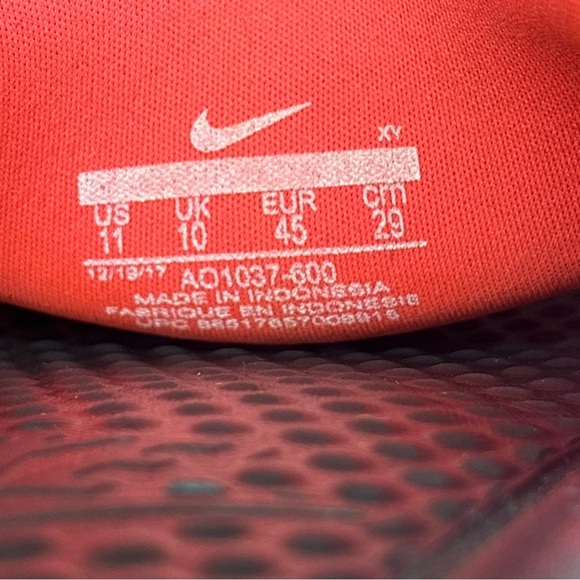 🔥🔥🔥Nike Black and Red Slide Sandals with Purple Accents Size: 11🔥🔥🔥 - Picture 8 of 9